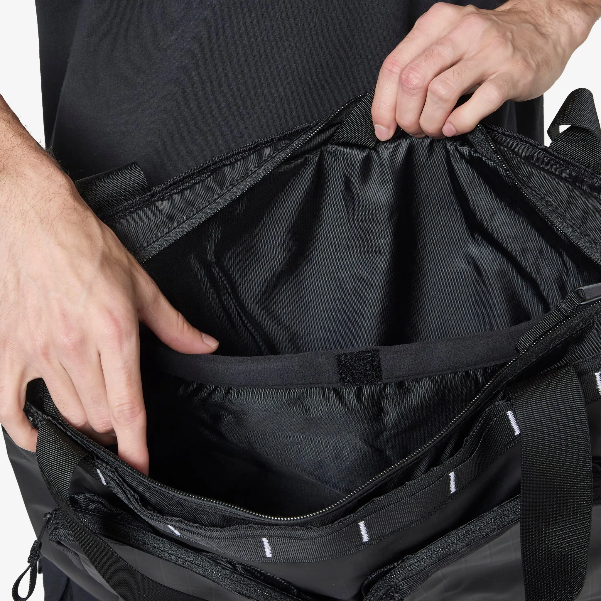 Base Camp Voyager Tote TNF Black | TNF White | NPF