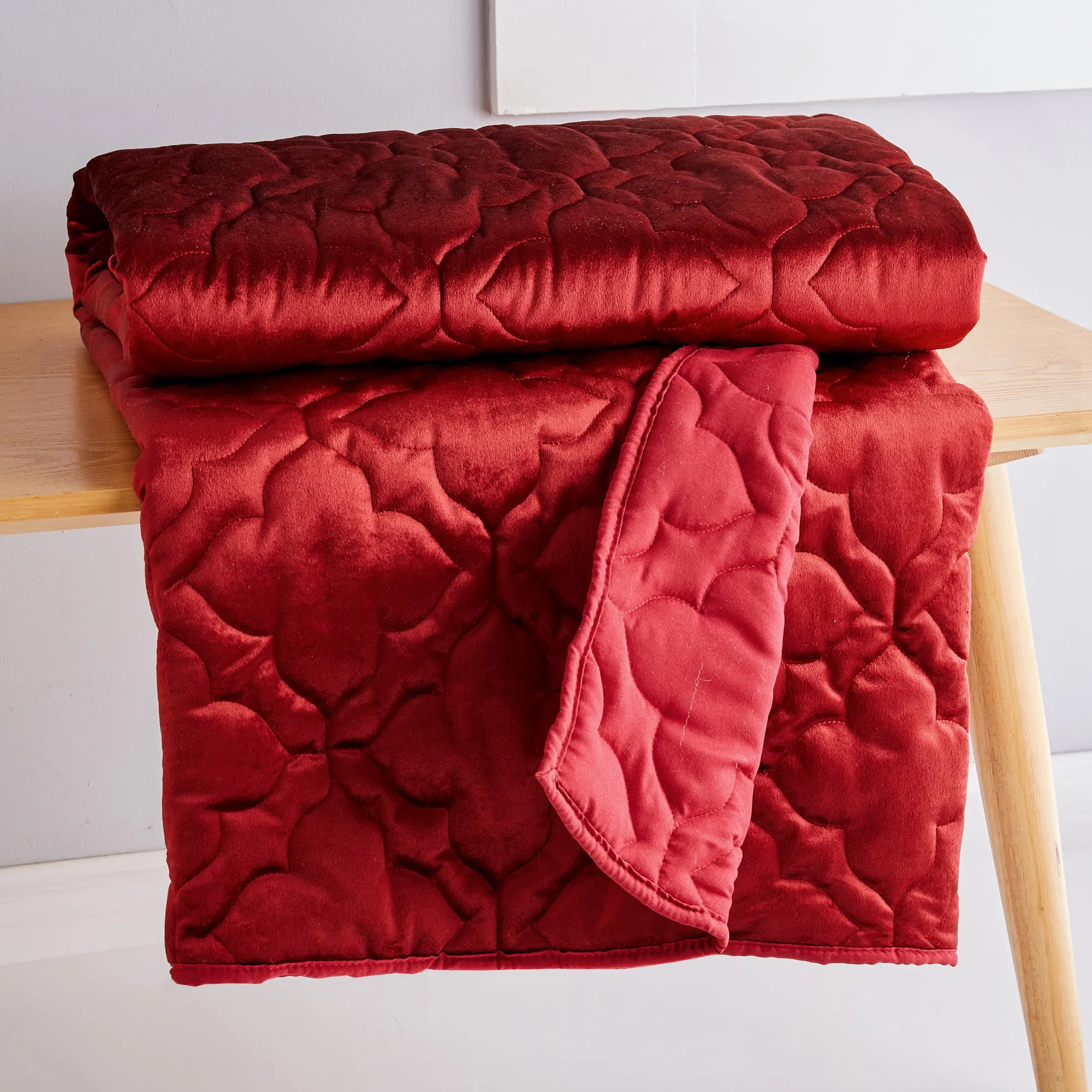 BH Caserta Velvet Red Throw