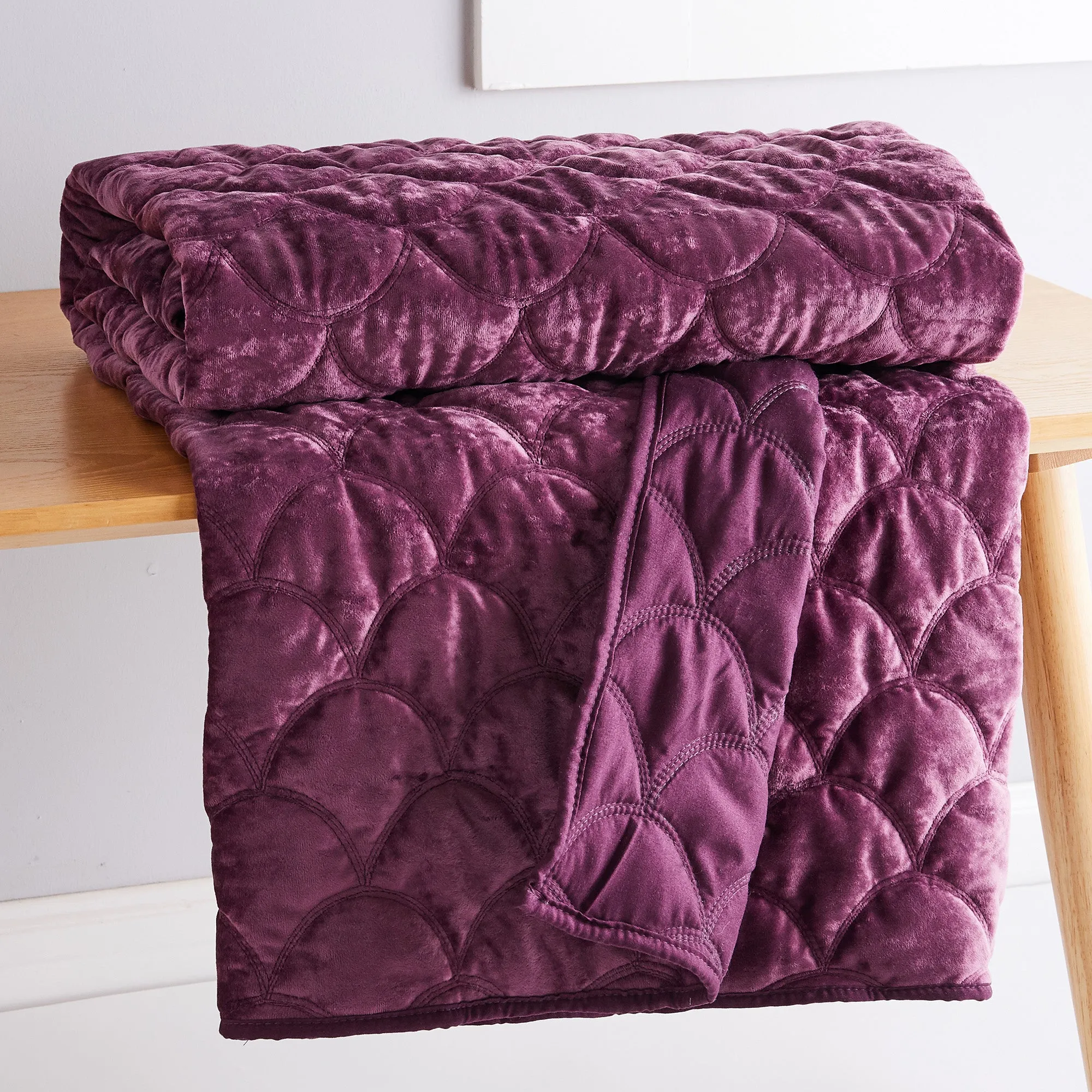 BH Ellora Plum Quilted Throw