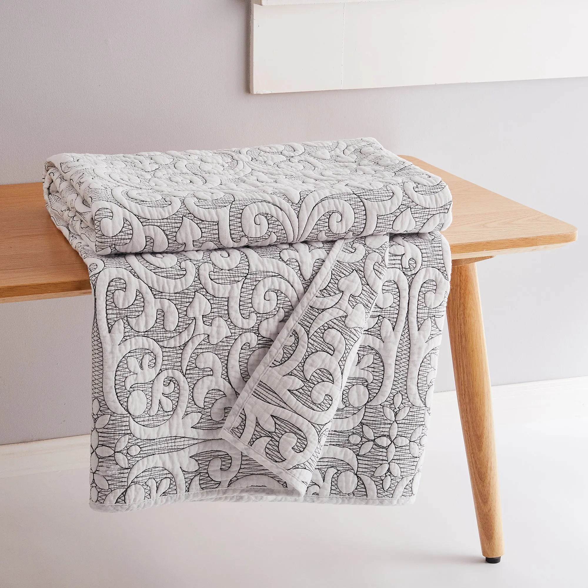 BH Sherbourne Stitch Quilted Throw