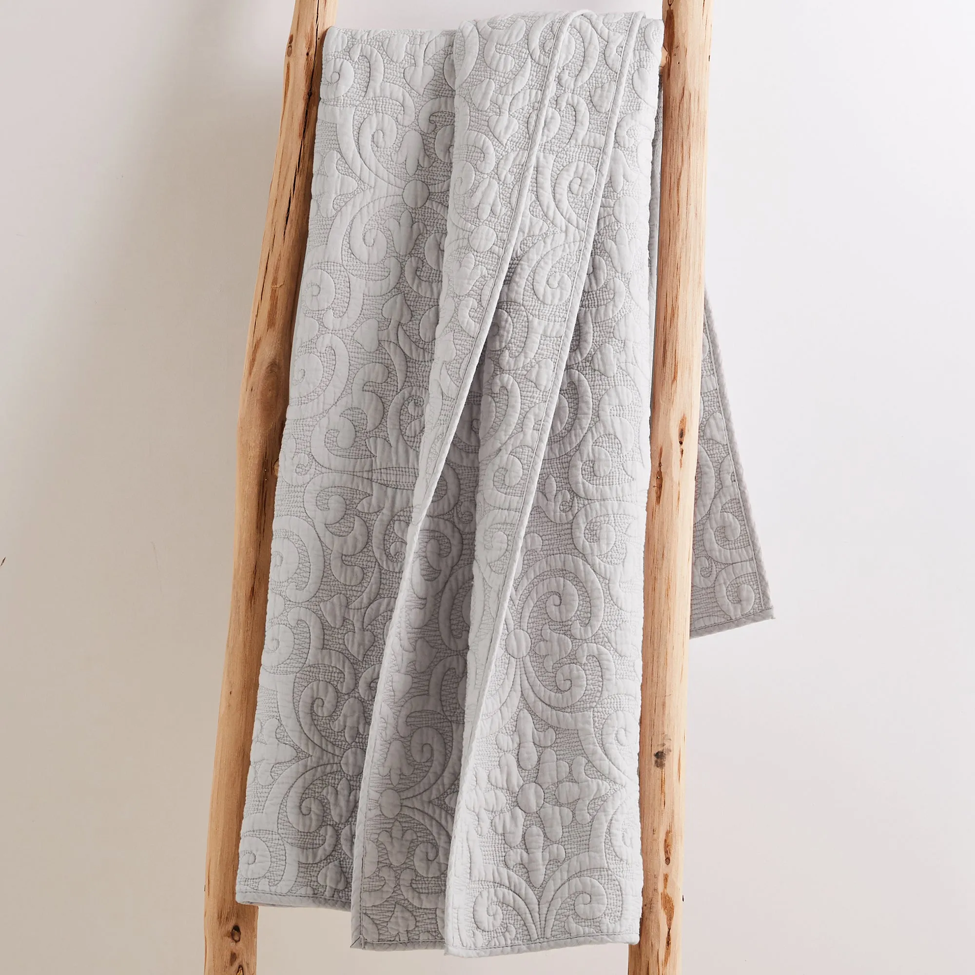 BH Sherbourne Stitch Quilted Throw