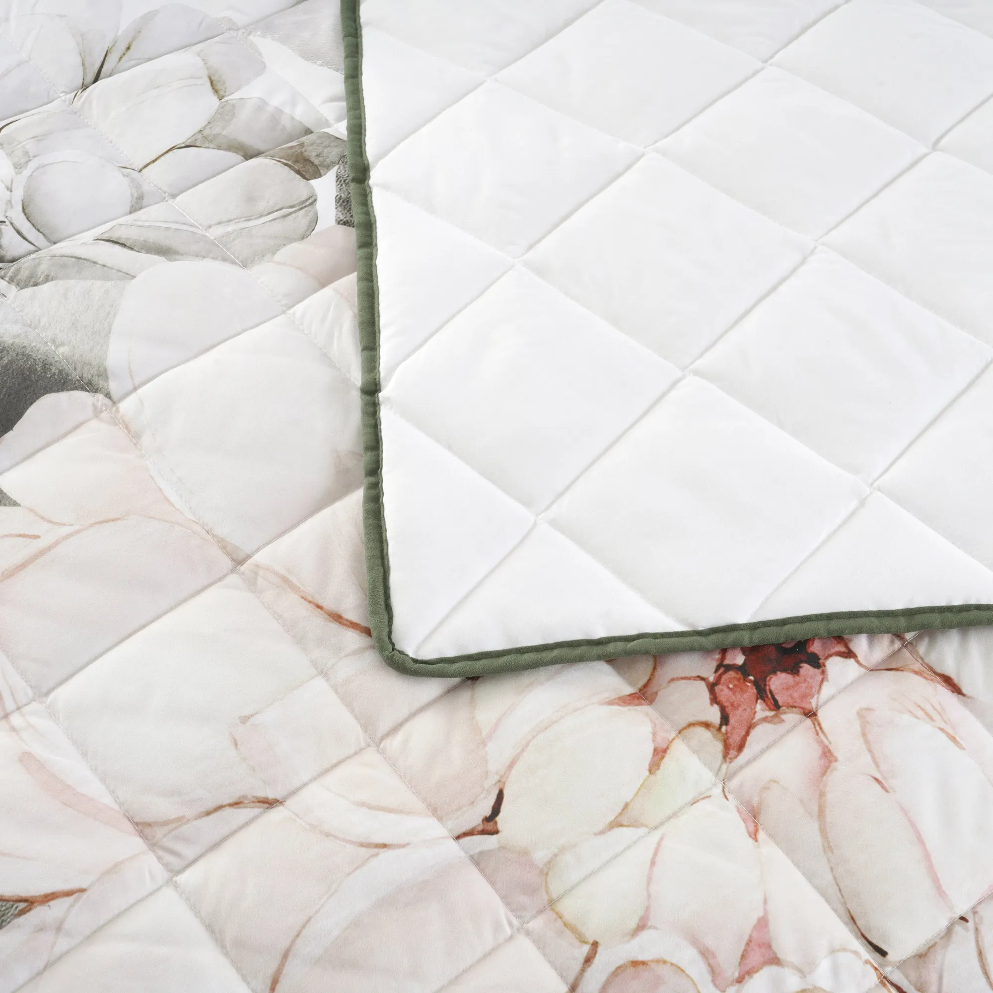 Bianca Bedding Giselle WHITE Coverlet Set