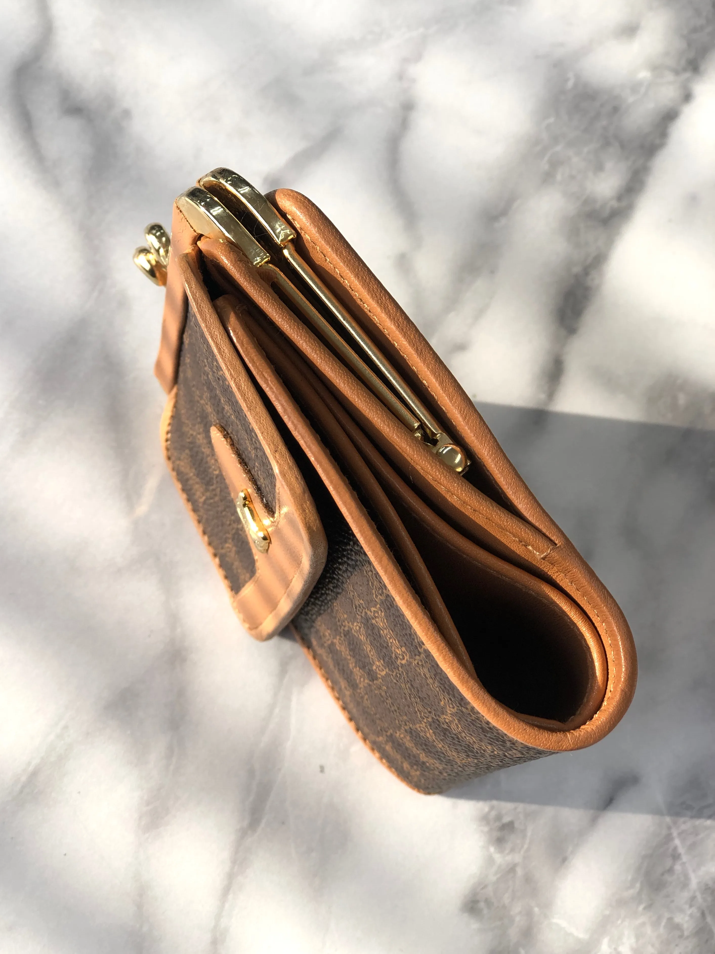 CELINE Macadam Blason Metal Clasp Folded Wallet Brown Vintage u7djjc