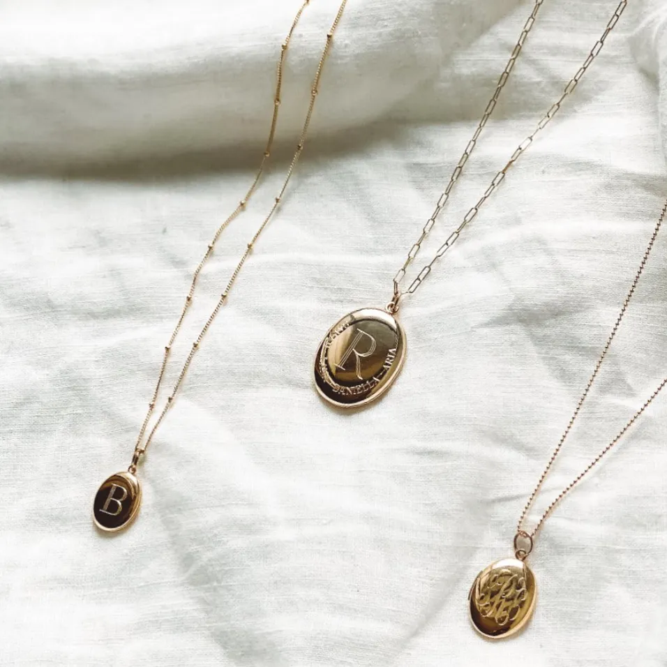 CHARLI SMALL OVAL ENGRAVED LOCKET