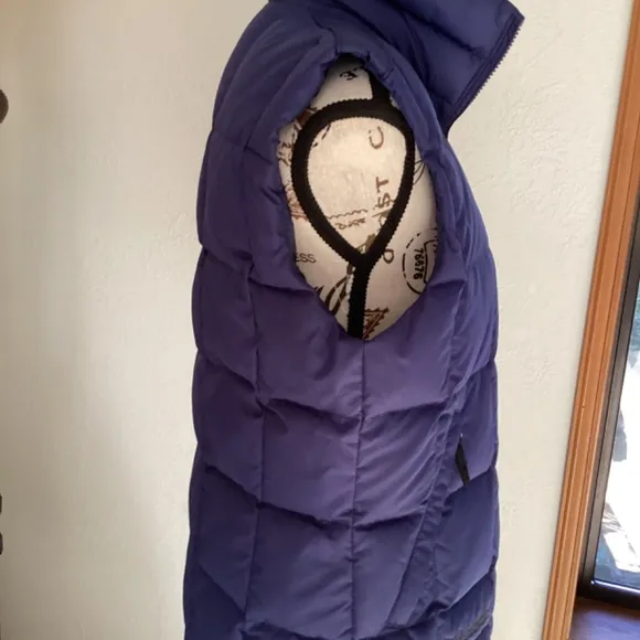 Columbia Sportswear Company Dark Blue Down Zipper Front Vest