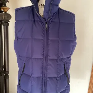Columbia Sportswear Company Dark Blue Down Zipper Front Vest
