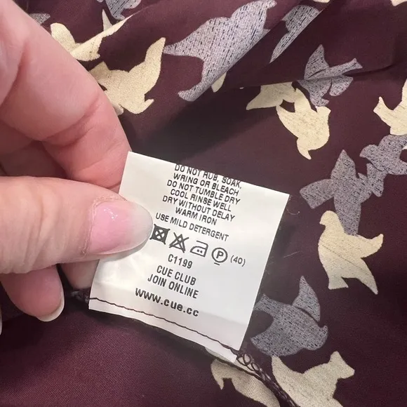 CUE Australia burgundy flock of birds short skirt