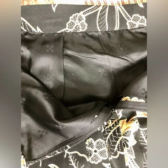 Fashion Black Blazer &amp; Floral Print Skirt Suit Set - Petites