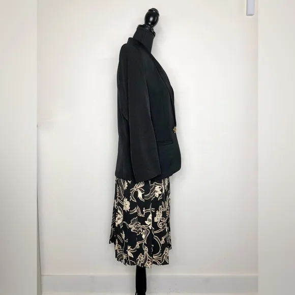 Fashion Black Blazer &amp; Floral Print Skirt Suit Set - Petites