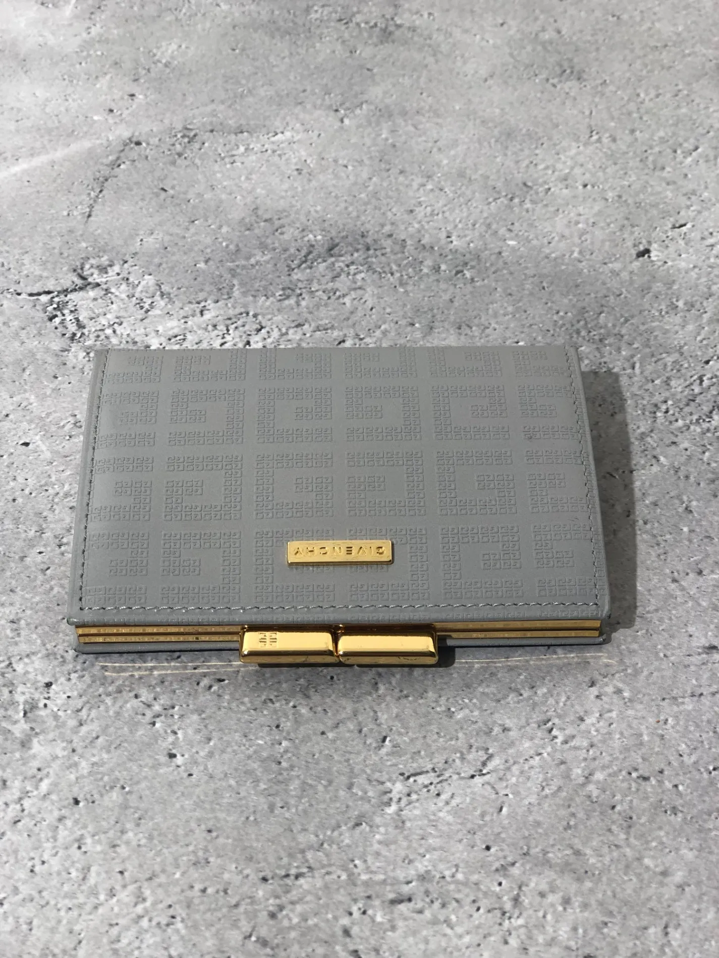 GIVENCHY Logo Leather Metal Clasp Coin Purse Gray Vintage dt8ykn