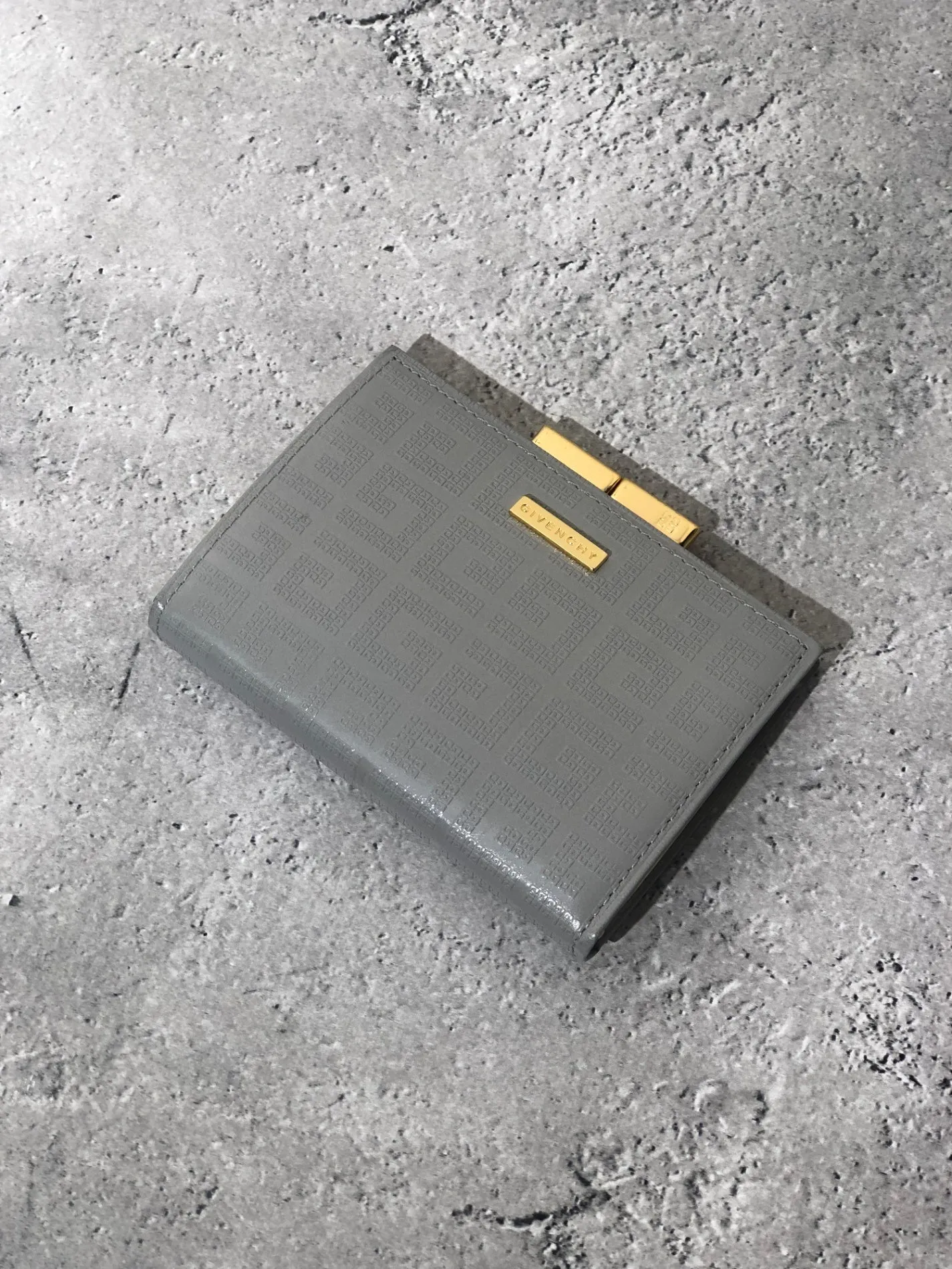 GIVENCHY Logo Leather Metal Clasp Coin Purse Gray Vintage dt8ykn