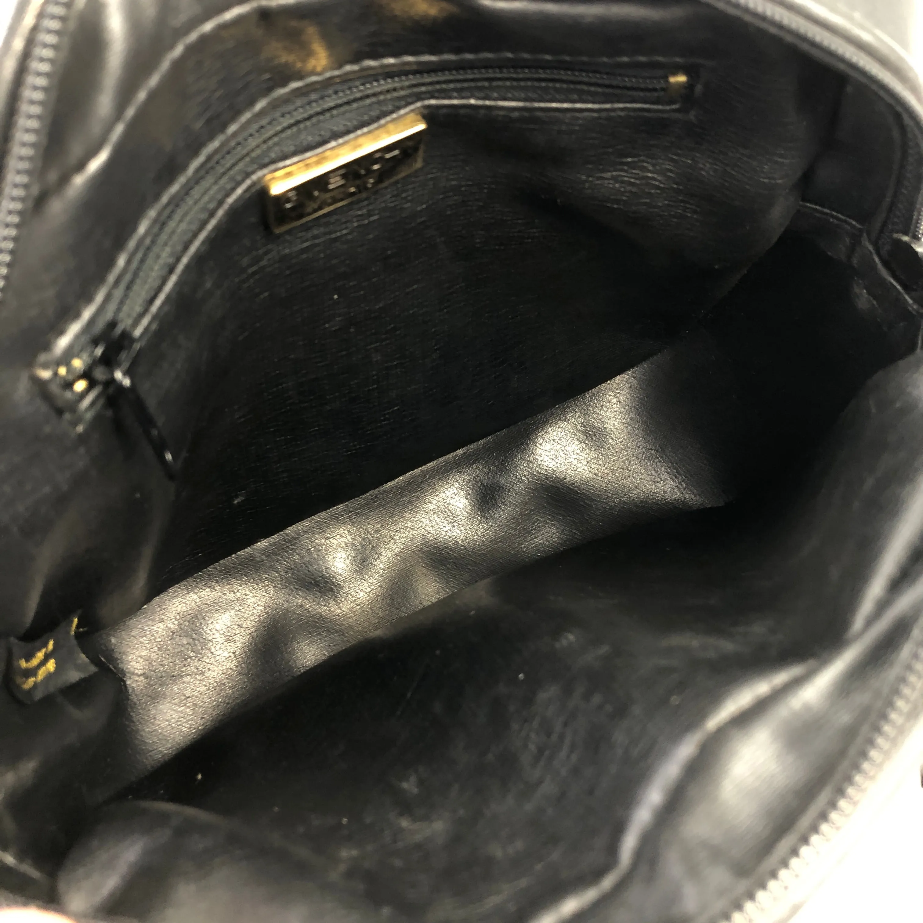 GIVENCHY Logo Quilted Tassel Leather Chain Shoulder bag Black Vintage Old ahvesn