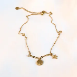 Kyra - Gold Shell Charm Necklace