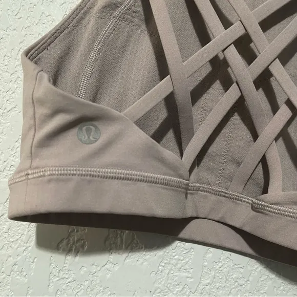 Lululemon Free To Be Serene Bra High Neck In Heathered Powdered Mauve Size 6