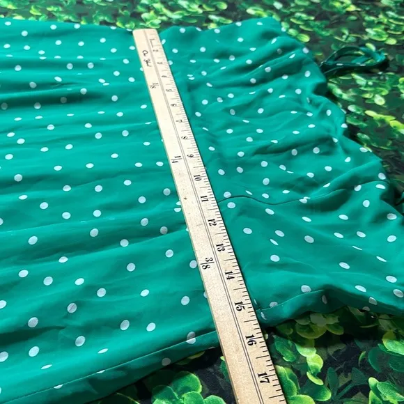Lulu’s Nellie Green Polka Dot Ruffled Midi Dress size medium NEW