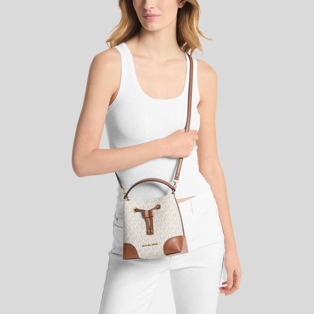 MICHAEL KORS Mercer Signature Small Drawstring Bucket Bag Vanilla RB-35F2GM9M1B