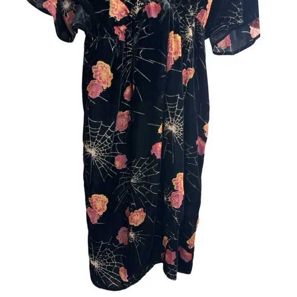 Modcloth Dramatic Depths Velvet Pink Spider Burnout Dress Size: Medium