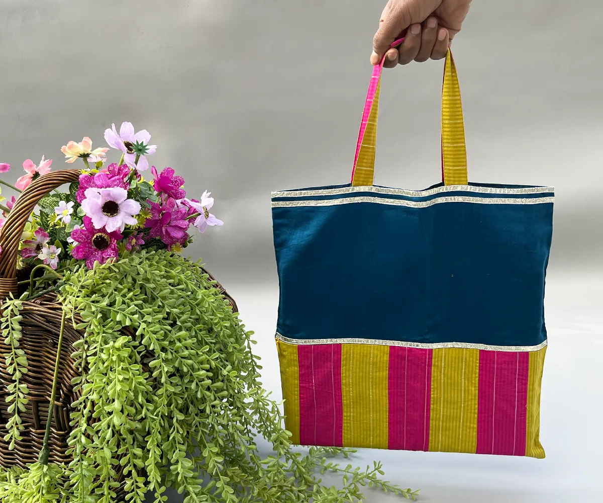 Multicolored Tote with Gota