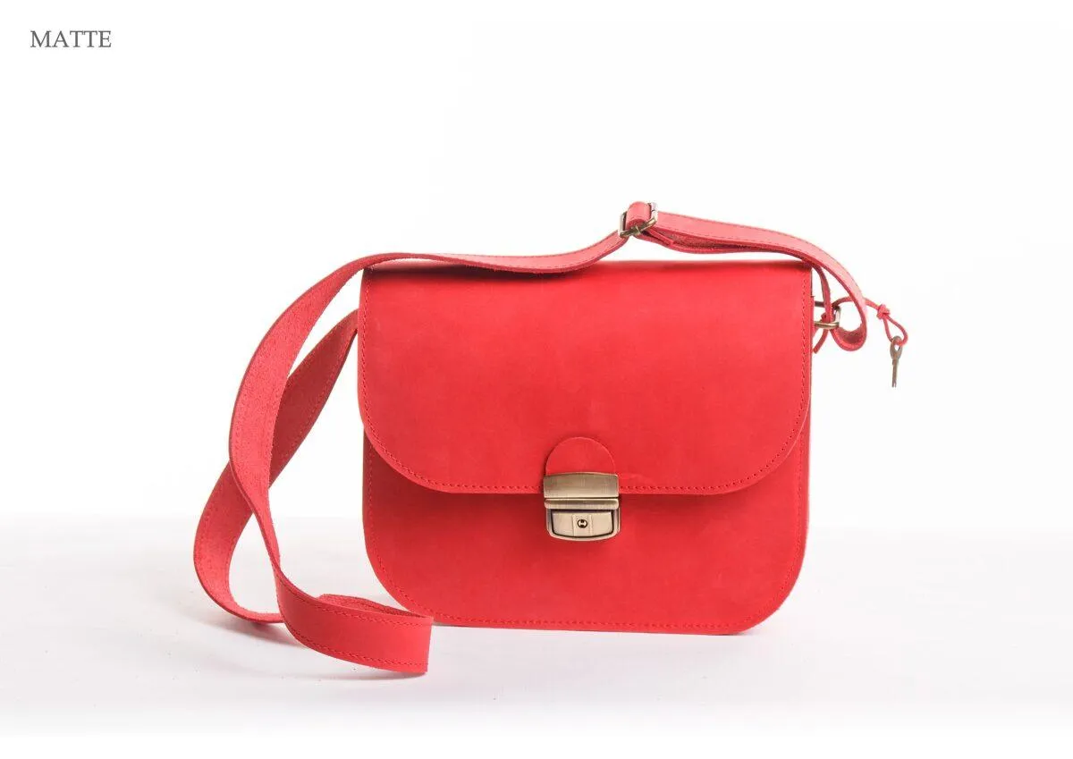Natural Leather Saddle Bag Large – Red