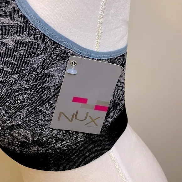 NWT NUX Black and White Medium Compression Lightly Padded Sports Bra Size Large