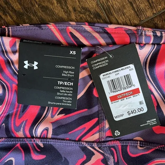 NWT!!  Under Armour women’s size XS set!