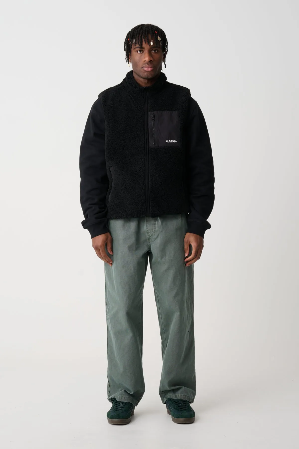 REVERSIBLE SHERPA VEST - BLACK
