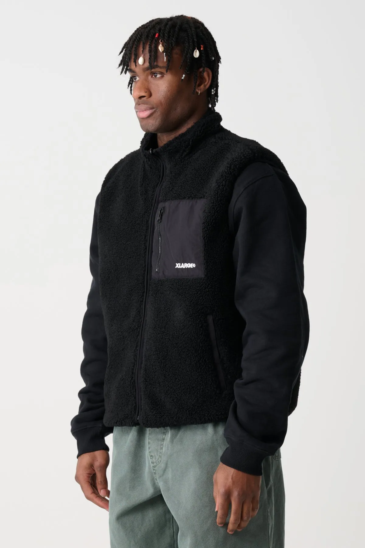 REVERSIBLE SHERPA VEST - BLACK