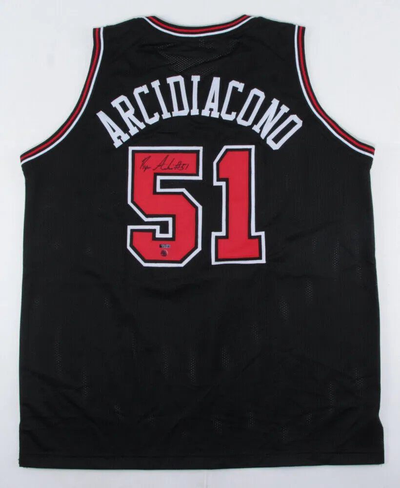 Ryan Arcidiacono Signed Chicago Bulls Jersey (Savage Sports)Ex Villanova Star PG