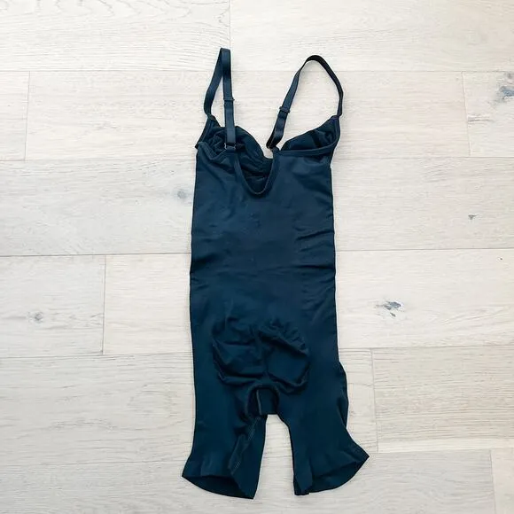 Skims Seamless Sculpt Mid Thigh Bodysuit Onyx Black Size Small NWOT