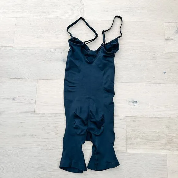 Skims Seamless Sculpt Mid Thigh Bodysuit Onyx Black Size Small NWOT
