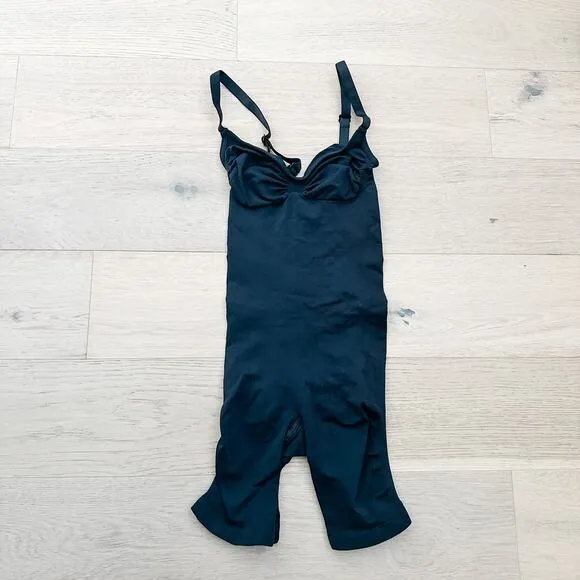 Skims Seamless Sculpt Mid Thigh Bodysuit Onyx Black Size Small NWOT