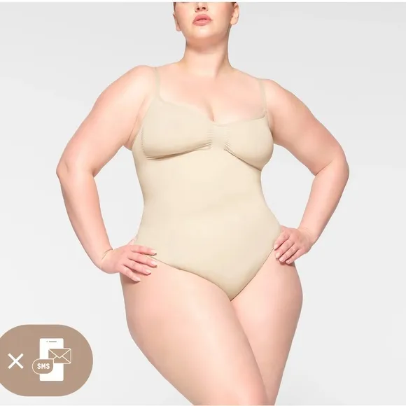 SKIMS Seamless Thong Sculpt Bodysuit in a light nude color Sz 2X-3X
