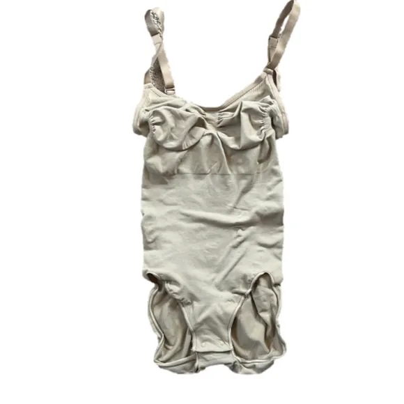 Skims Small Sculpting Bodysuit Brief Clay