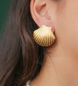 SWIM IN-PRIVATE ISLAND SHELL EARRINGS