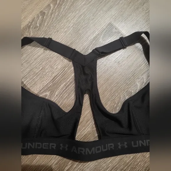 Under Armour 32DD Black sports bra