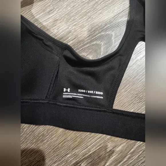 Under Armour 32DD Black sports bra