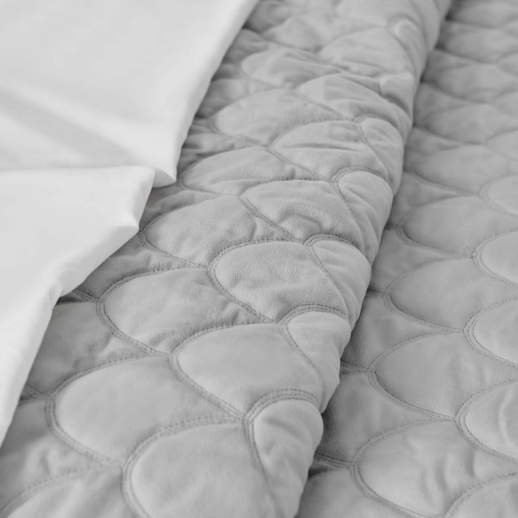 Velvet Quilt Set