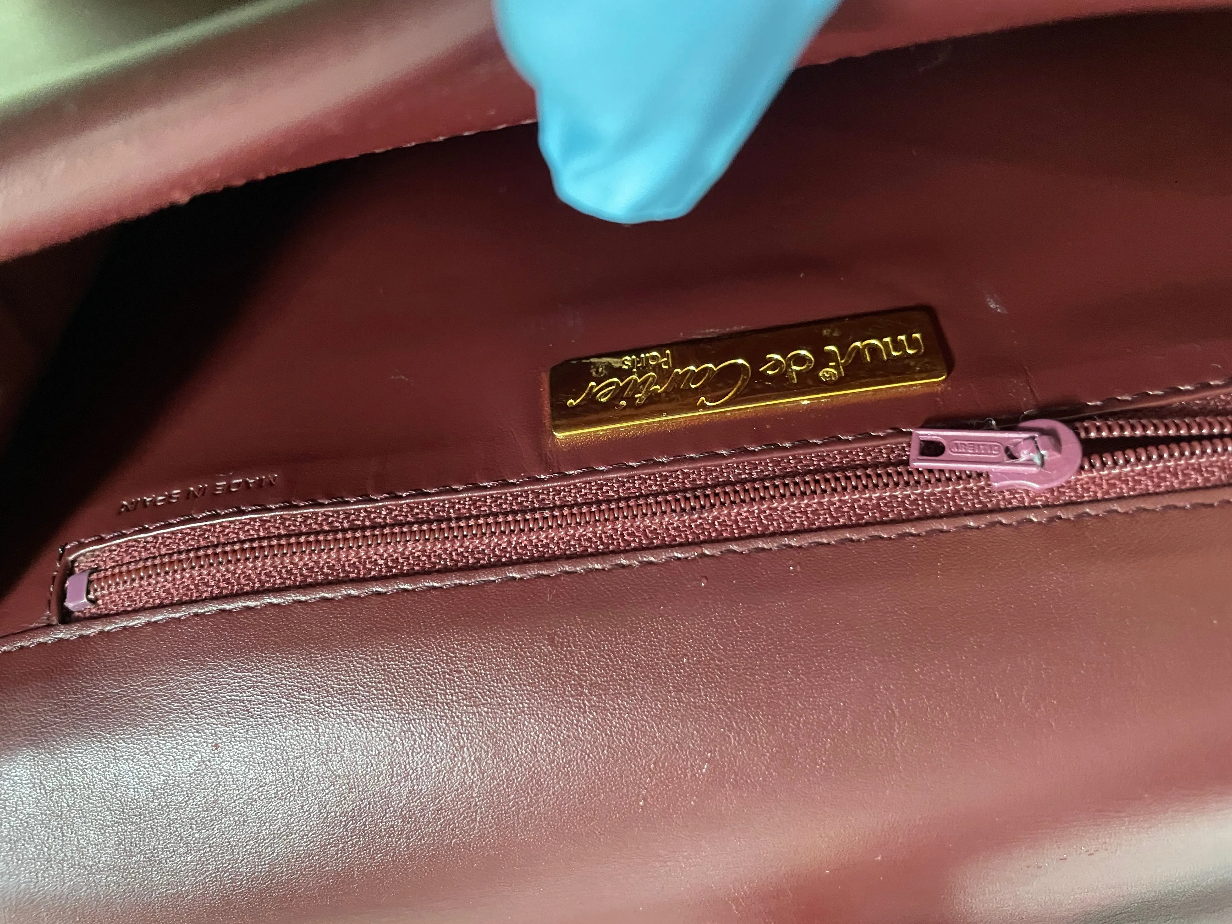 Vintage Cartier double flap envelope shoulder bag with gold-tone logo charm closure and frames. Classic purse from Must de Cartier. 0408172