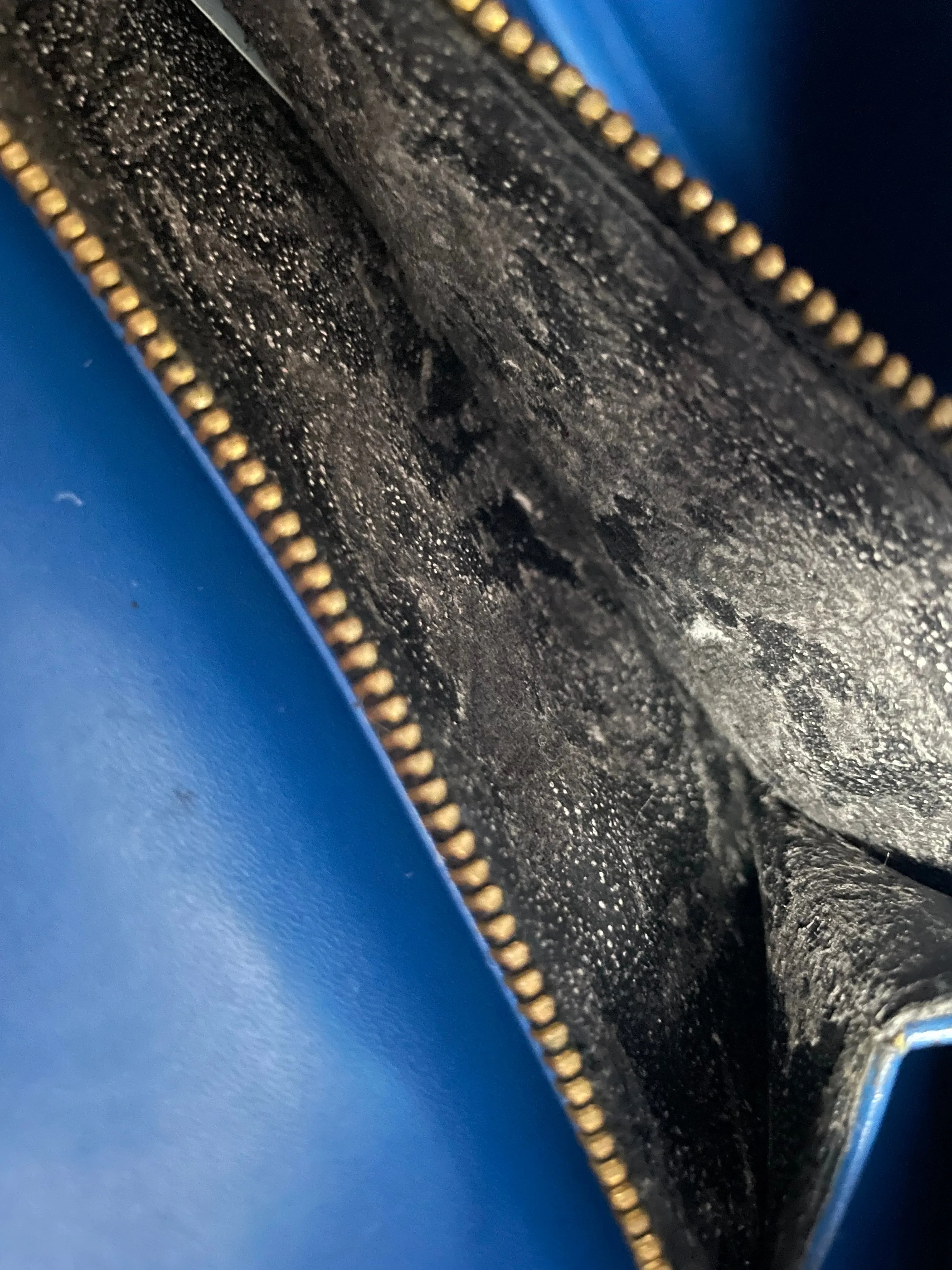 Vintage Louis Vuitton rare black epi mod shoulder bag with blue bullseye. Unique epi purse. 060810r1