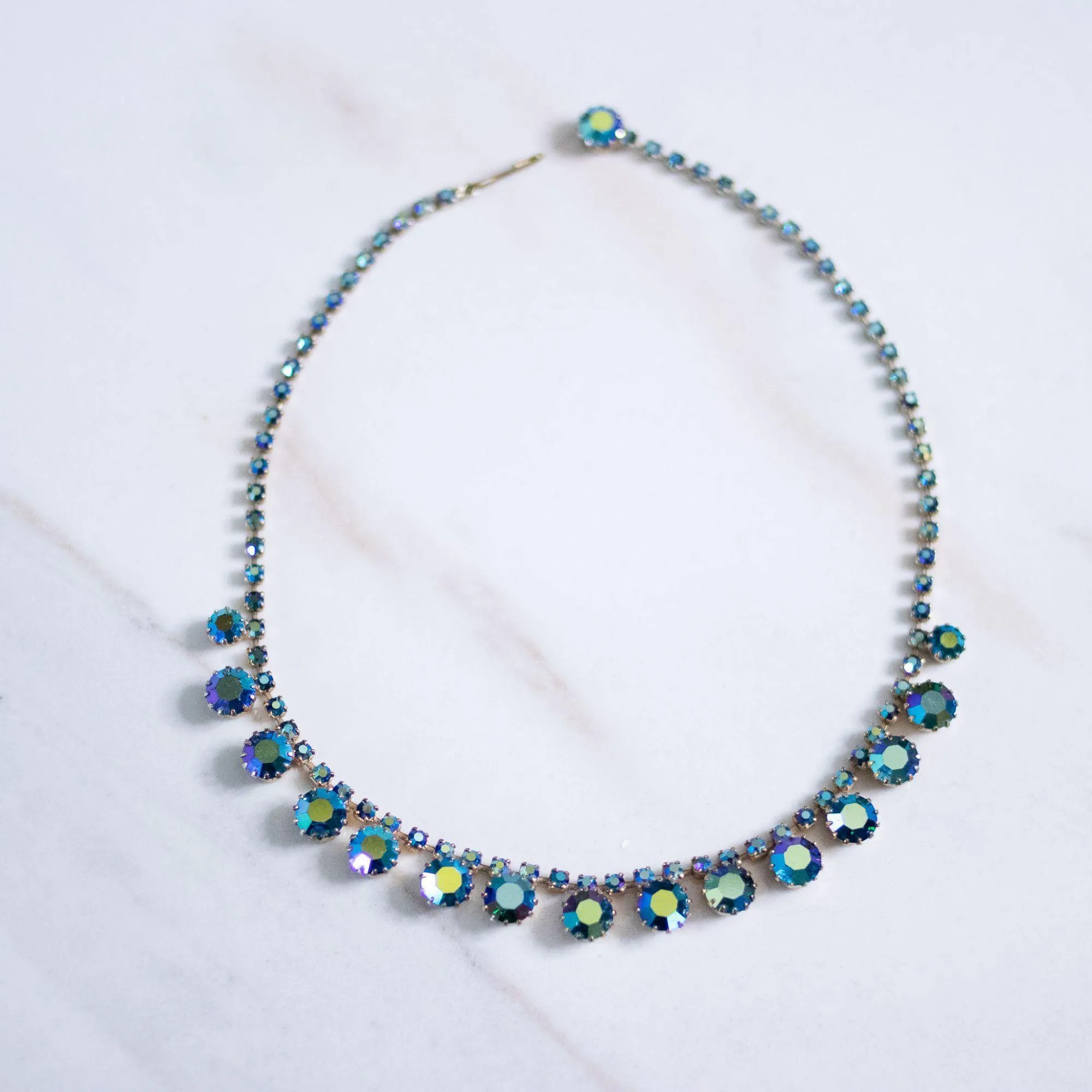 Vintage Unsigned Weiss Blue Green Peacock Aurora Borealis Rhinestone Necklace