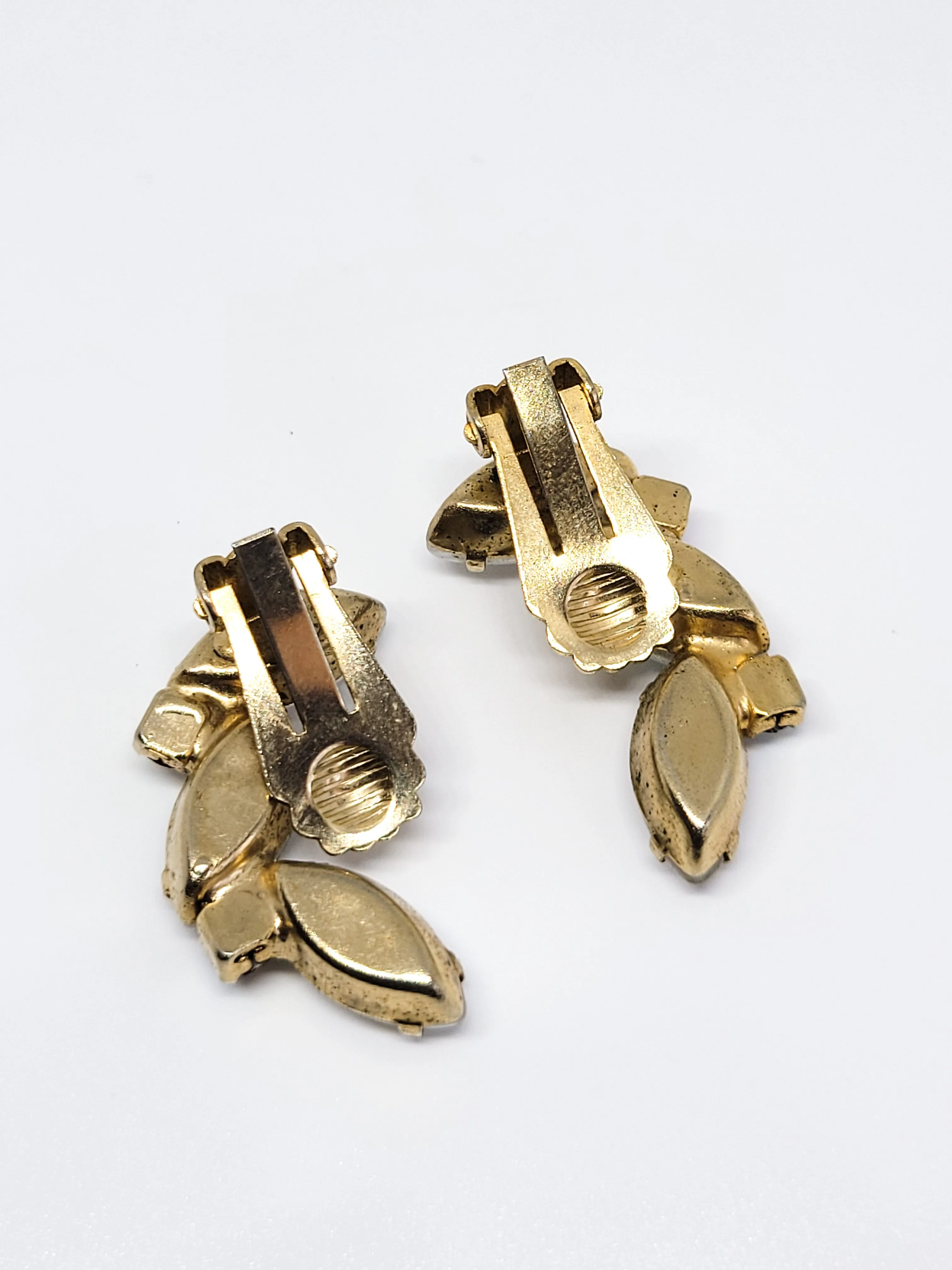White moonglow and red aurora borealis rhinestone vintage clip on earrings